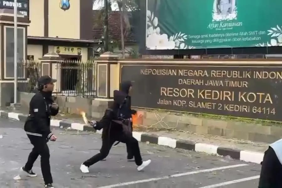 Mahasiswa Asal Klaten Ditangkap di Tulungagung, Diduga Jadi Provokator dan Pelaku Pelemparan Molotov di&nbsp;Kediri