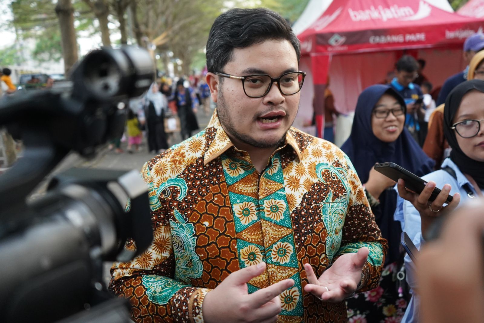 Hari Batik Nasional, Pesan Mas Dhito: Jaga Keindahan Batik Secara Utuh