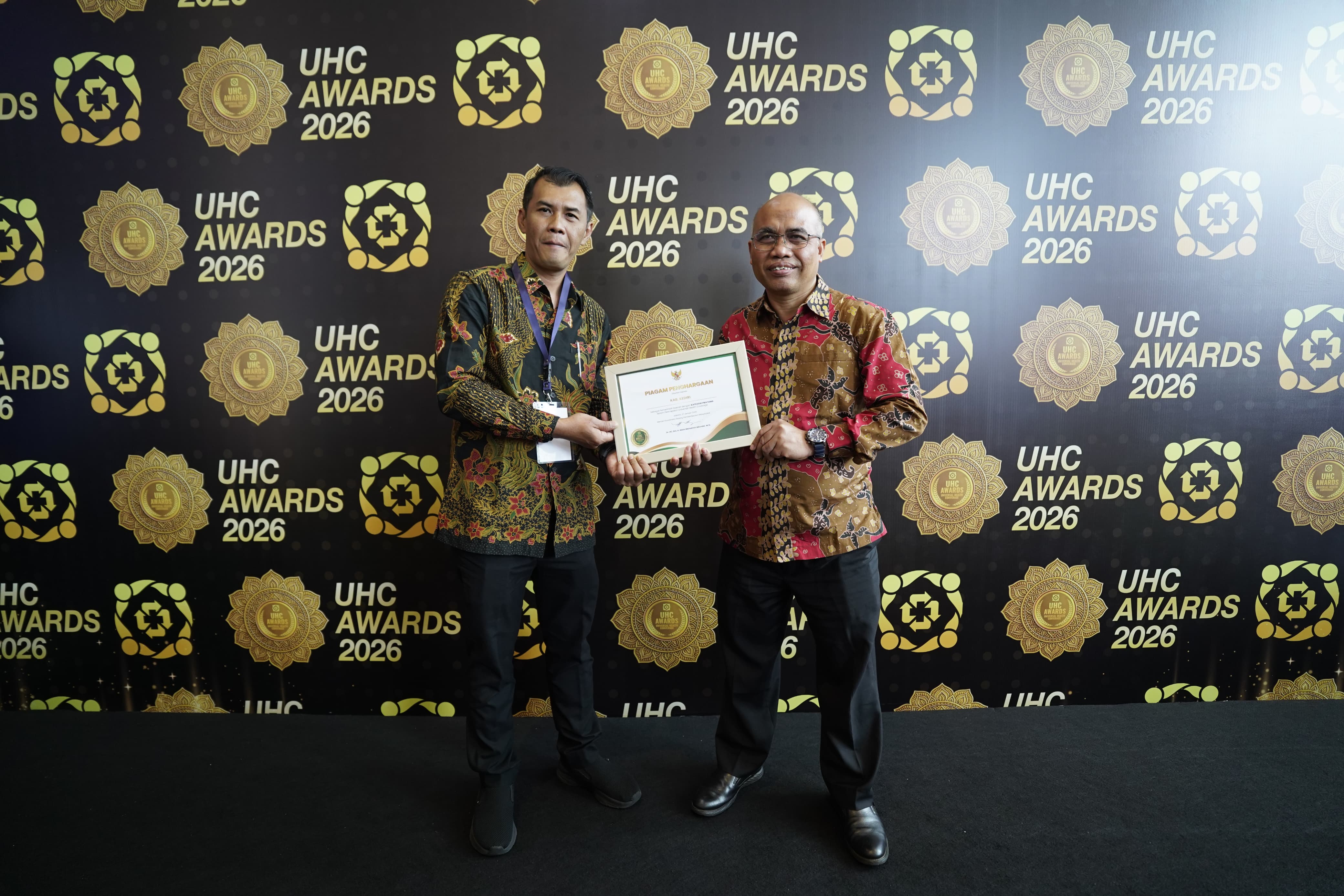 Pemkab Kediri Dapat Penghargaan dari Menko PM atas Capaian UHC