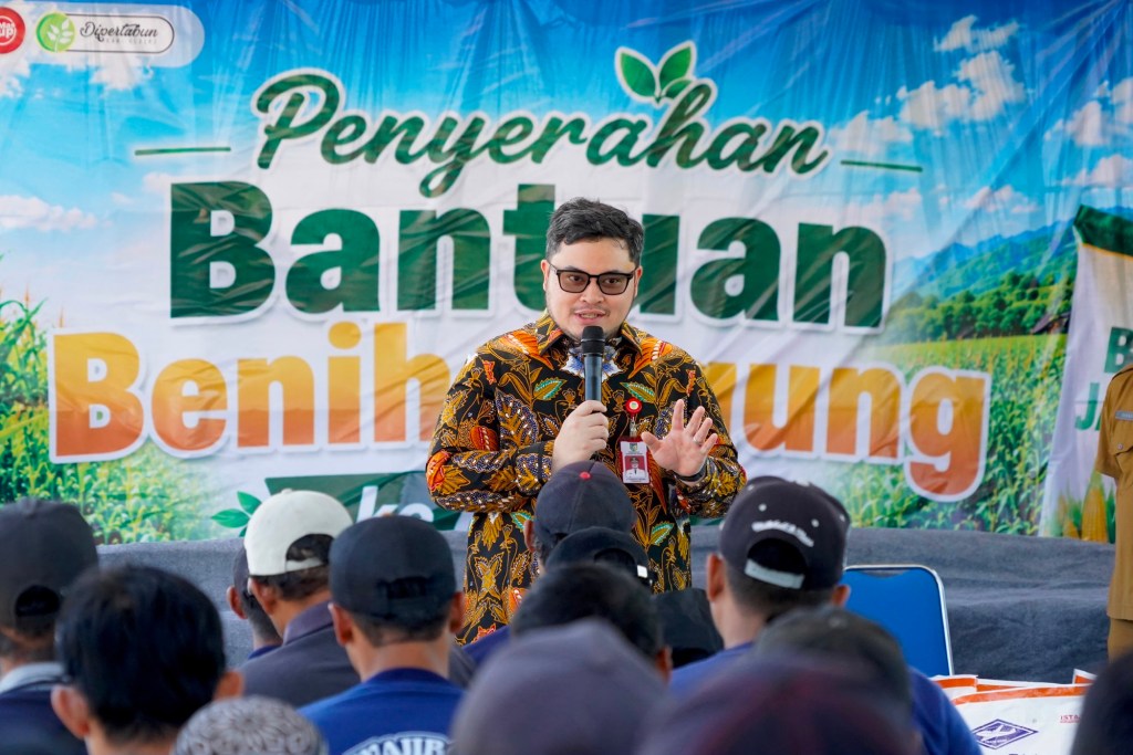 Mas Dhito Bantu Petani 200 Ton Benih Jagung Hingga Kepastian Harga Pasca&nbsp;Panen