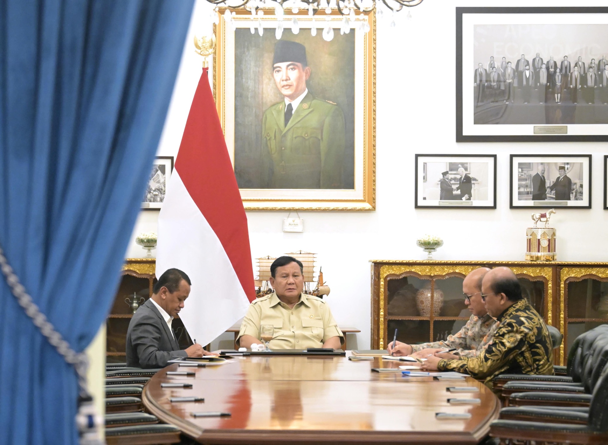 Presiden Prabowo Panggil Menko Bahlil untuk Bahas Tata Kelola Migas dan Layanan Energi